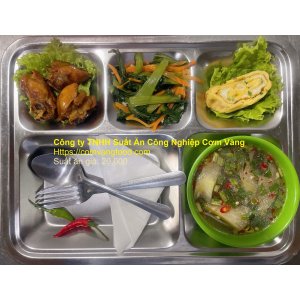 Suất ăn CN 20.000 ở Biên Hòa